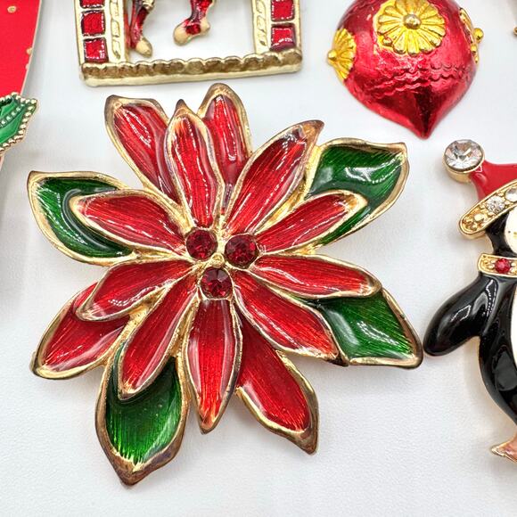 Christmas Brooch Pin Lot Vintage To Now Holiday Noel Festive Fun Xmas 17 Pieces - Picture 13 of 16